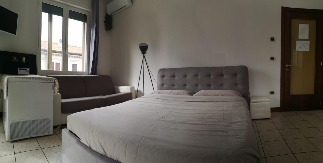 Bed and Breakfast New Life à Mestre Extérieur photo